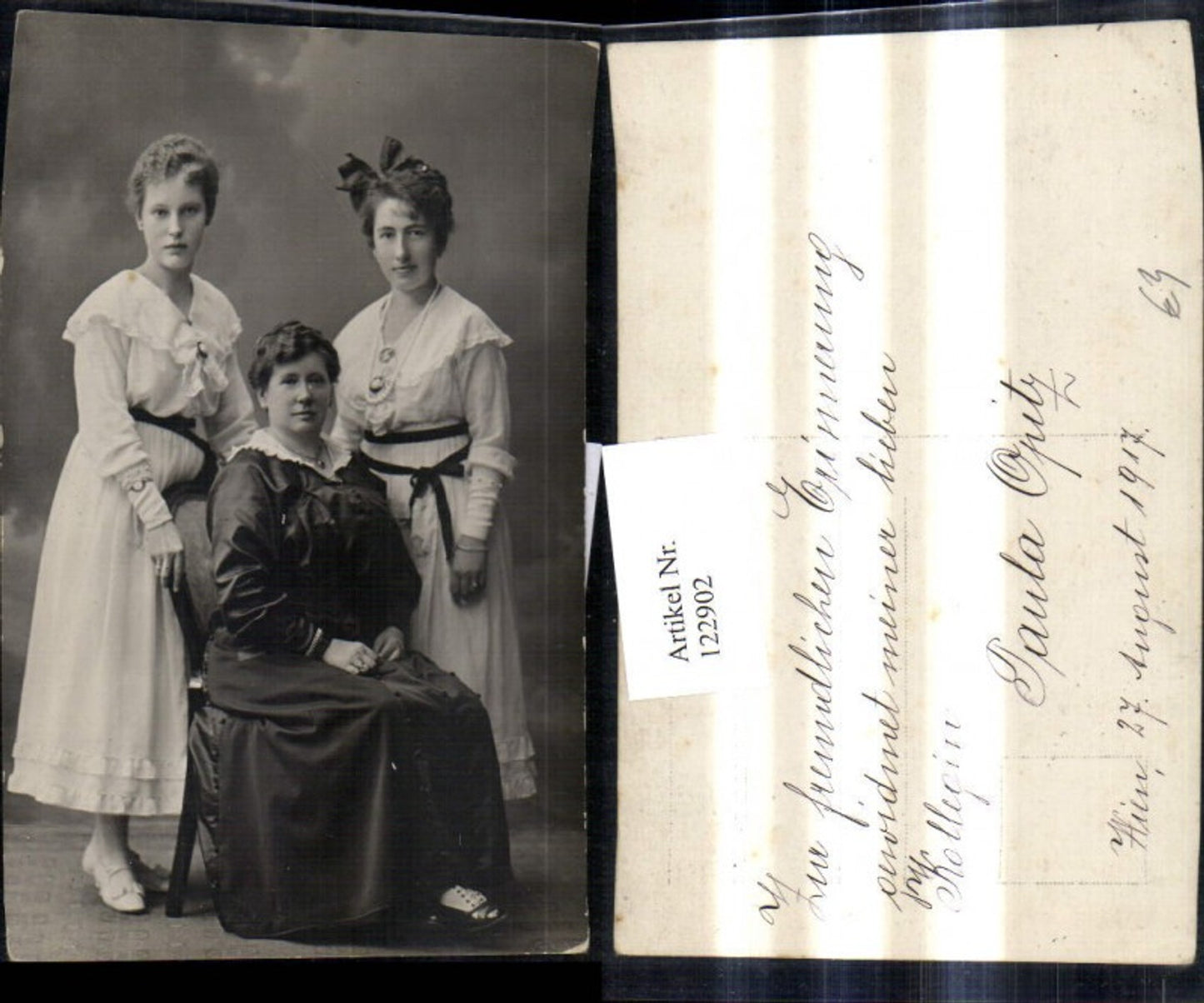 122902,Foto Ak Frauen i. Kleider Perlenkette 1917 Wien