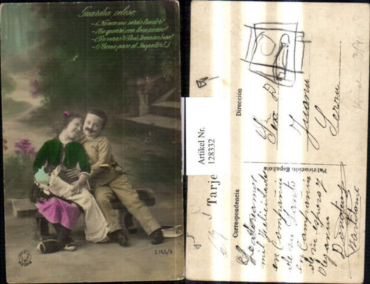 128332,Kinder als Erwachsene Bub m. Bart Spielen Familie Puppe als Baby Spruch Text