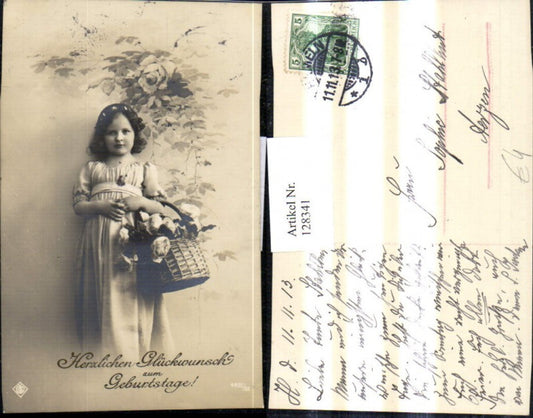 128341,Kind Mädchen i. schönen Seidenkleid Korb m. Rosen Haarschmuck Rosen a. Leinwand Hintergrund