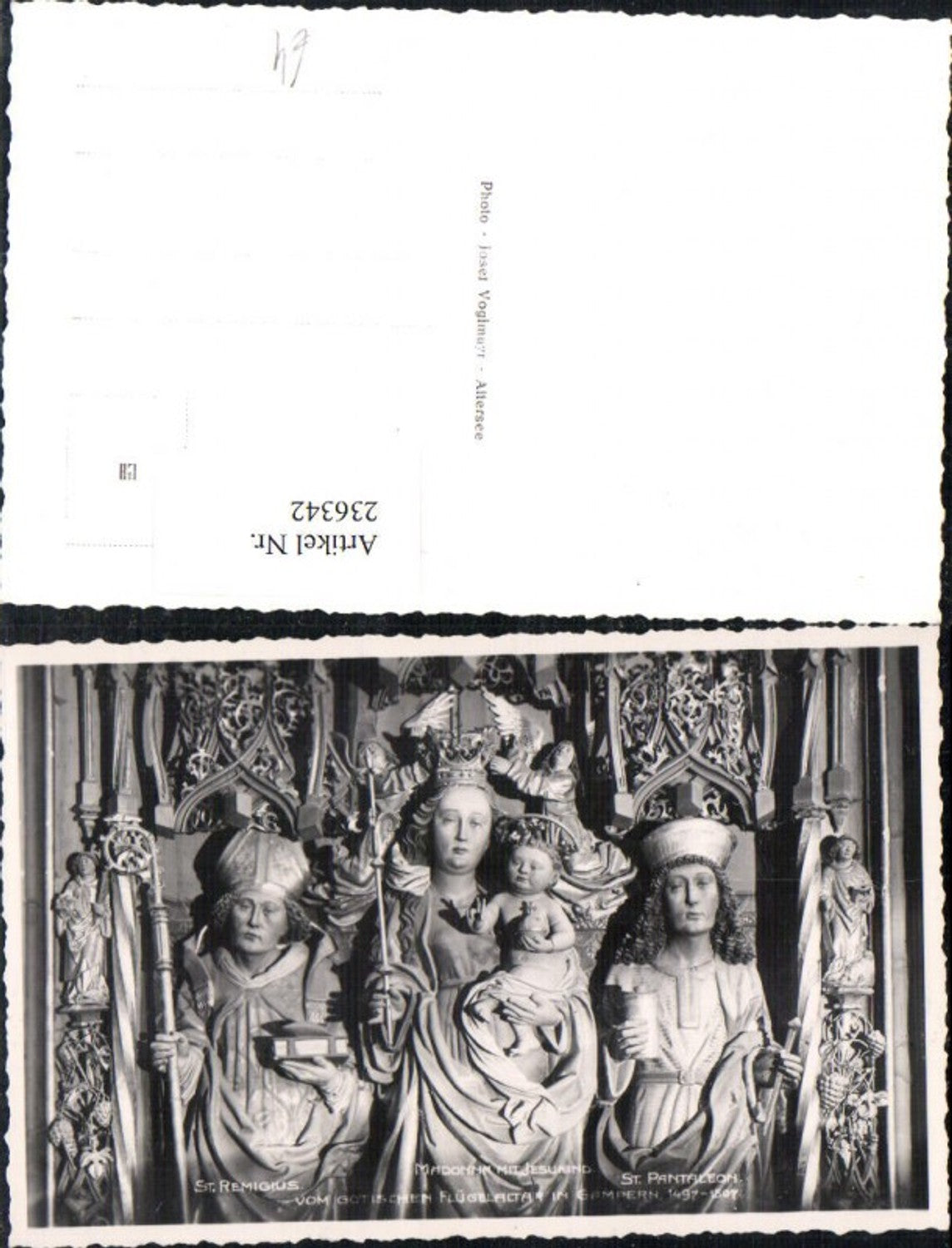 236342,Gampern Kirche Flügelaltar St. Remigius Madonna m. Jesuskind u. St. Pantaleon
