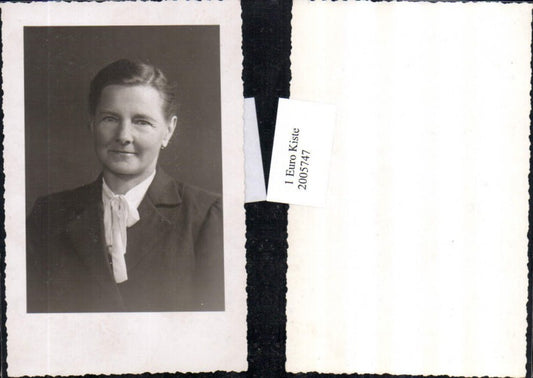 2005747,Foto AK Frau m. Mantel Ohrringe Portrait