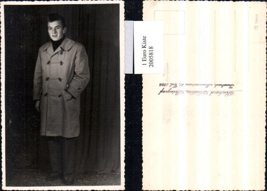 2005818,Foto AK Mann m. Mantel Ganzkörperportrait pub Richard Müller Innsbruck