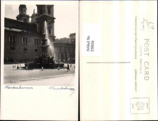 238036,Salzburg Residenzbrunnen Brunnen m. Kirche