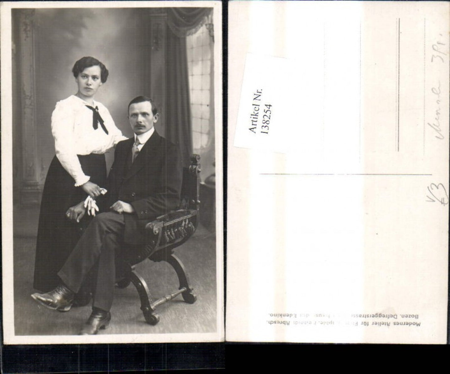 138254,Frau m. Mann Handschuhe pub Heinrich Abresch Bozen