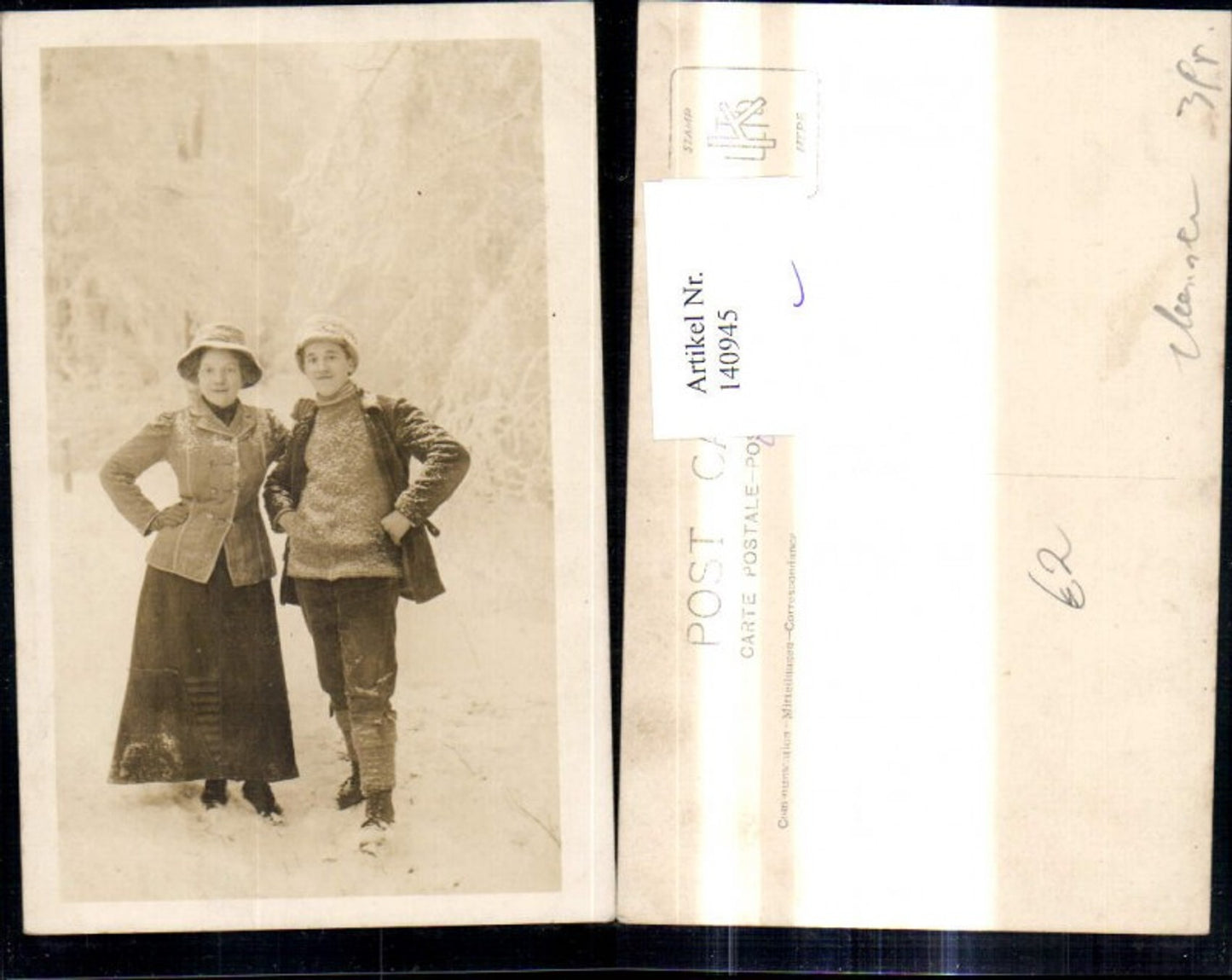 140945,Frau Mann m. Hut i. Schnee Winter