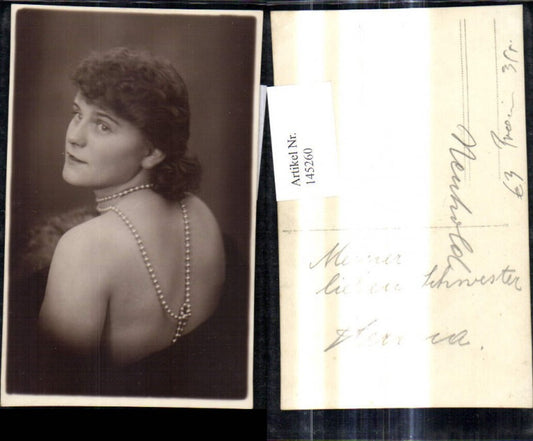 145260,Foto Ak Frau Rückenansicht Perlenkette Halskette