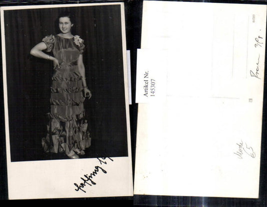 145307,Foto Ak Frau i. Abendkleid Kleid Mode