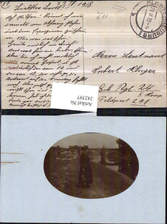 242397,Fotokarte Passepartout Klosterneuburg Frau m. Tasche Hut Brücke