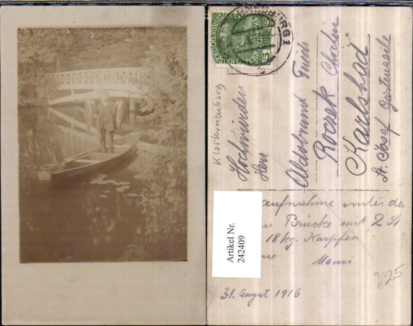 242409,Fotokarte Klosterneuburg Mann m. 2 Karpfen Fische in d. Hand Ruderboot Brücke