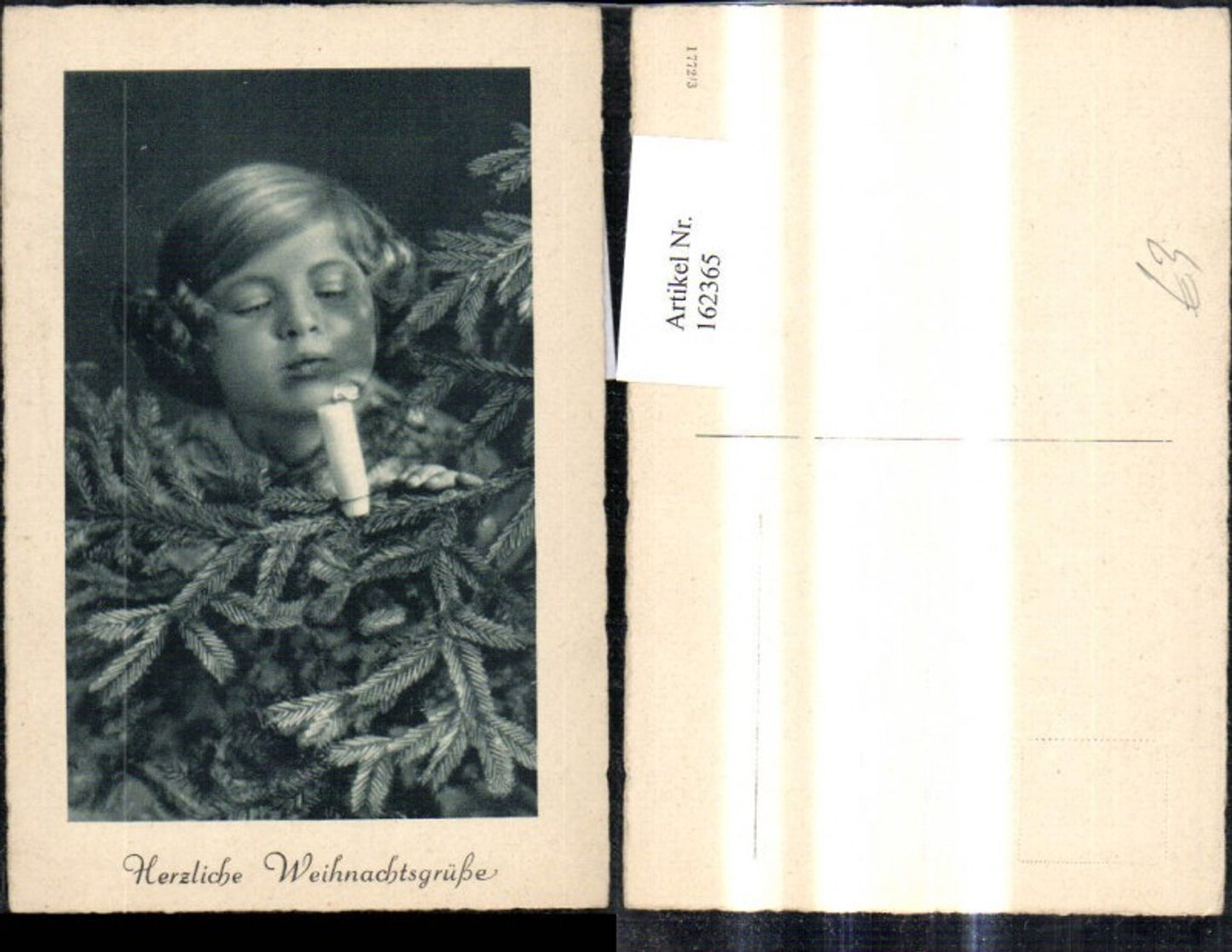 162365,Foto Ak Kind Mädchen bläst Kerze a. Weihnachtsbaum aus Weihnachtsgrüße