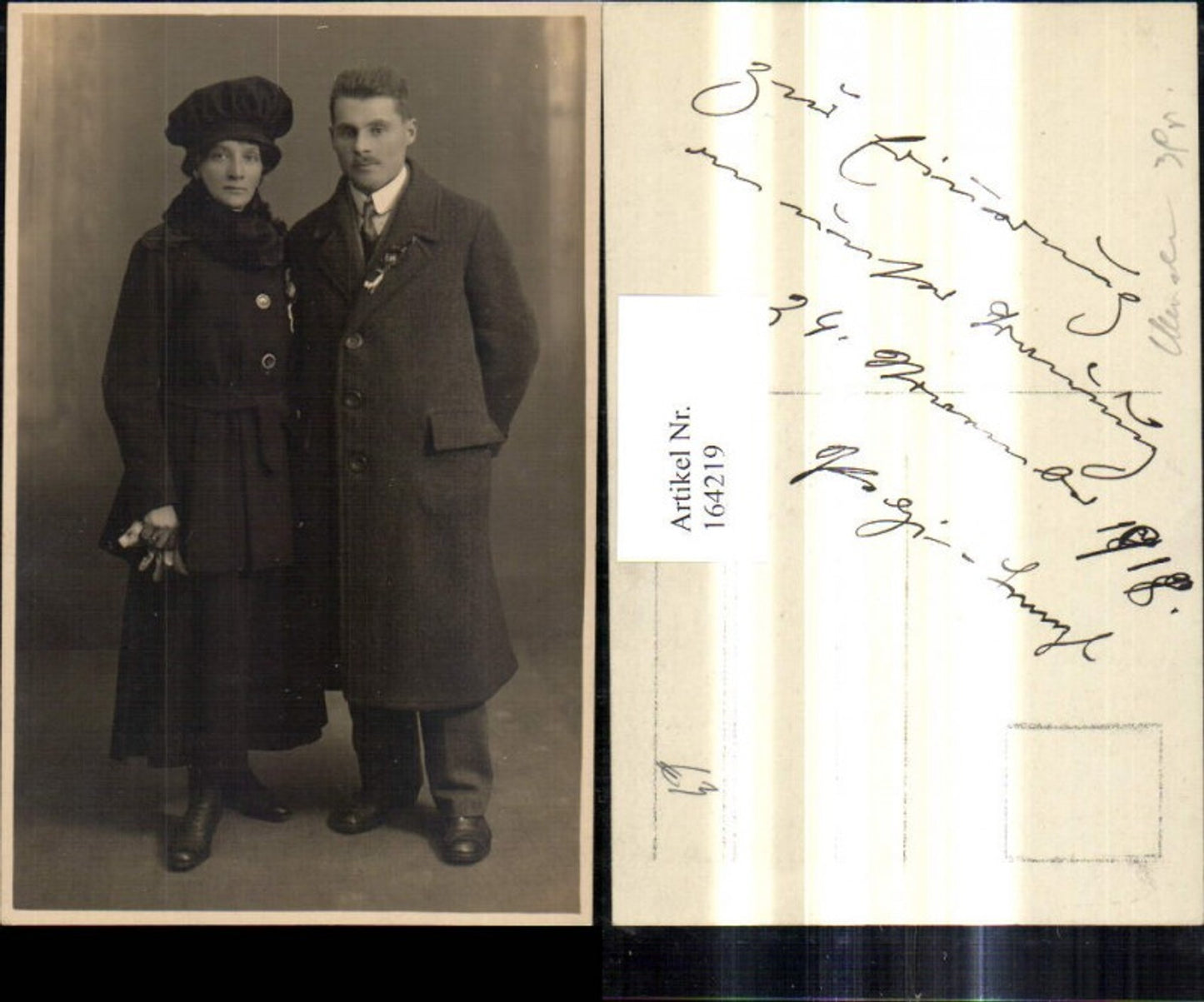 164219,Foto Ak Frau m. Hut Handschuhe Mann