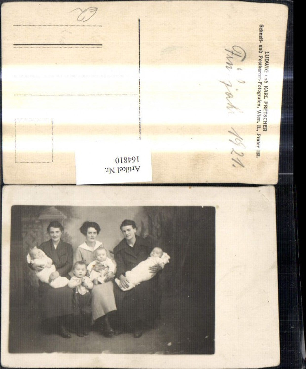 164810,Foto Ak Drei Frauen m. Kinder 1921