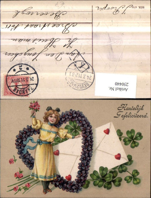 250440,Präge Litho AK Mädchen m. Kleid Rosenstrauß Rosen Veilchenherz Brief Kleeblätter
