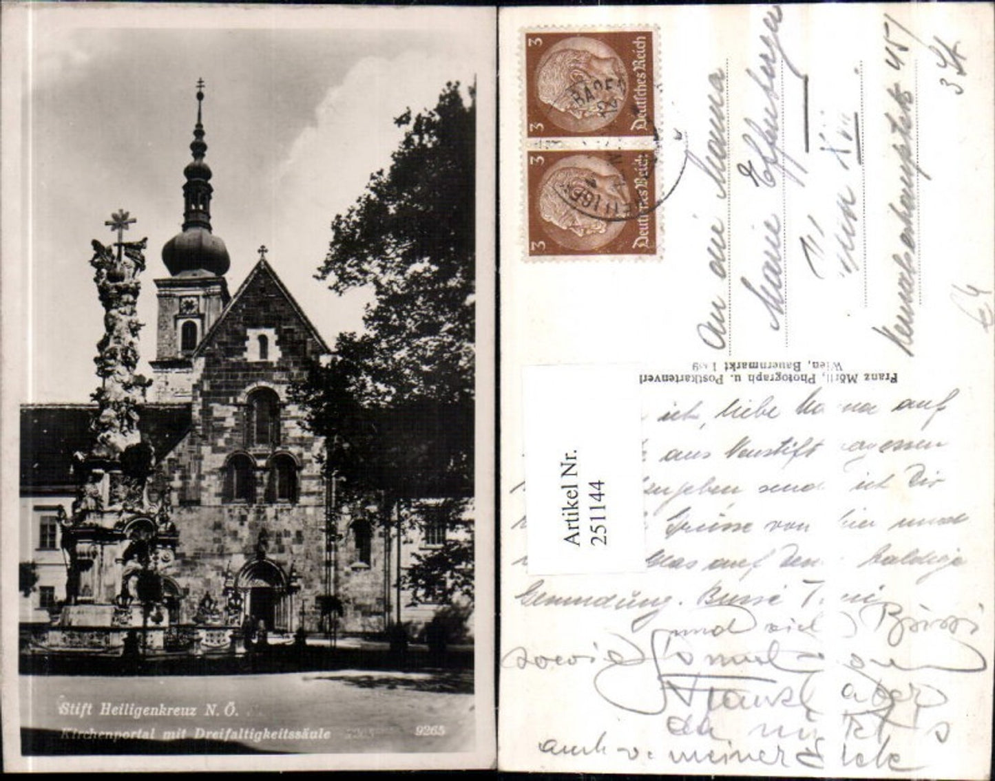 251144,Stift Heiligenkreuz Kirchenportal m. Dreifaltigkeitssäule Pestsäule