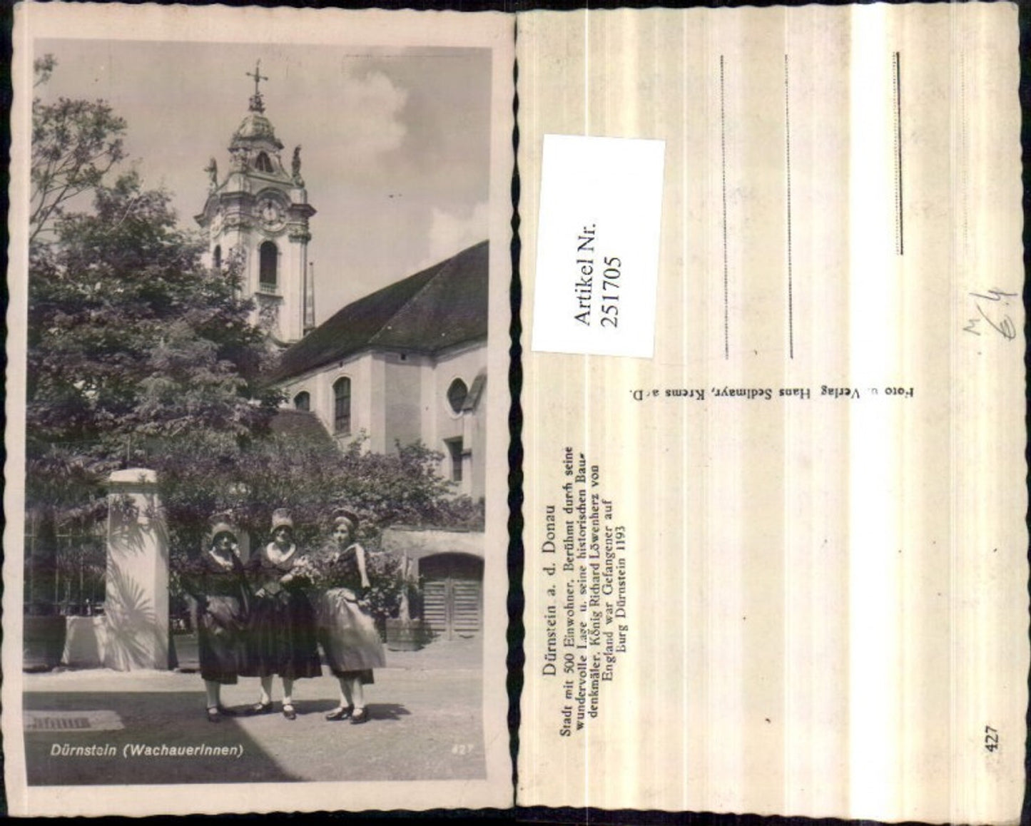 251705,Dürnstein an d. Donau Kirchenturm Wachauerinnen Frauen in Tracht