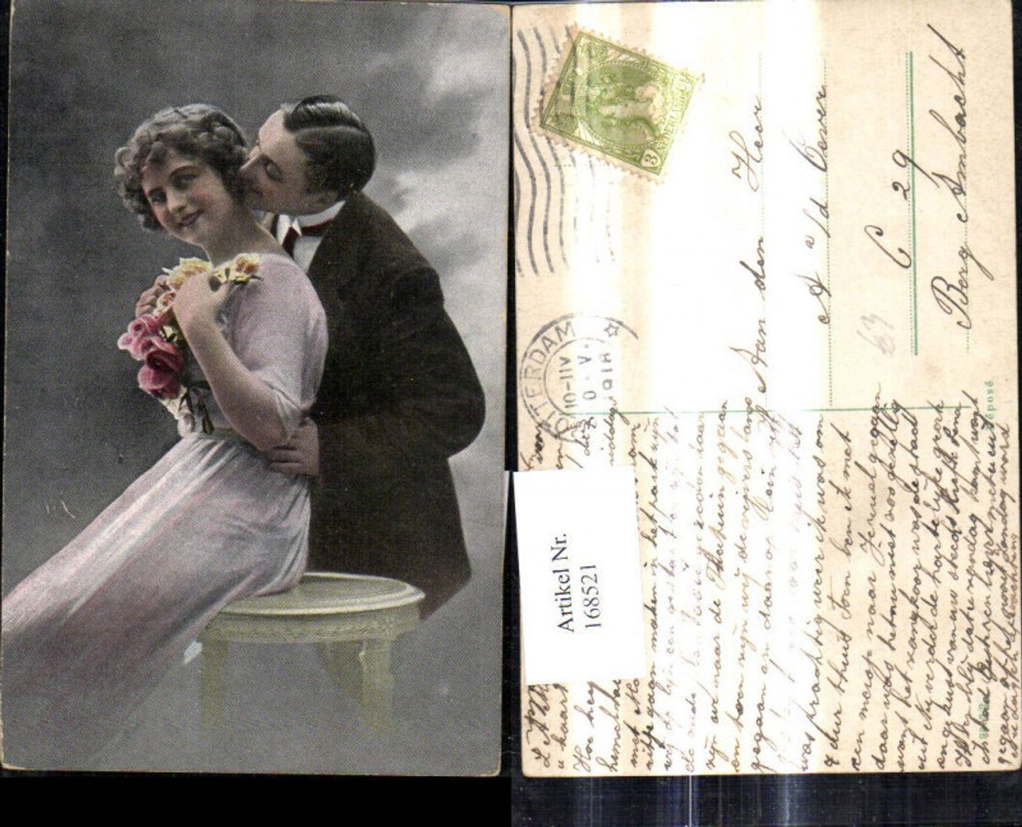 168521,Liebe Paar Kuss a. Wange Blumen Rosen i. Arm