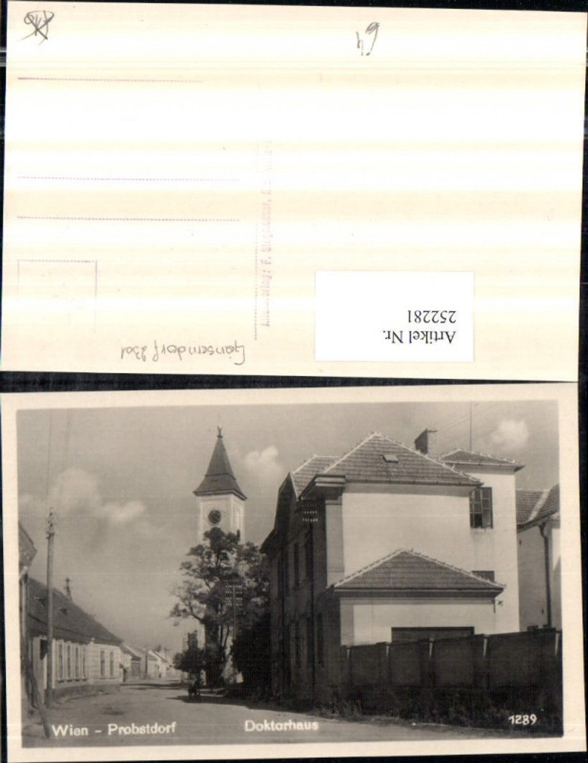 252281,Probstdorf b. Groß-Enzersdorf Straßenansicht Doktorhaus Kirchenturm