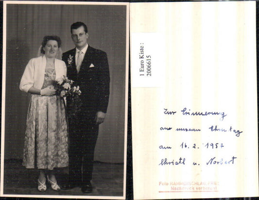 2006615,Foto AK Friesach Hochzeit Braut u. Bräutigam Blumenstrauß Schleier pub Foto Hammerschlag 1957