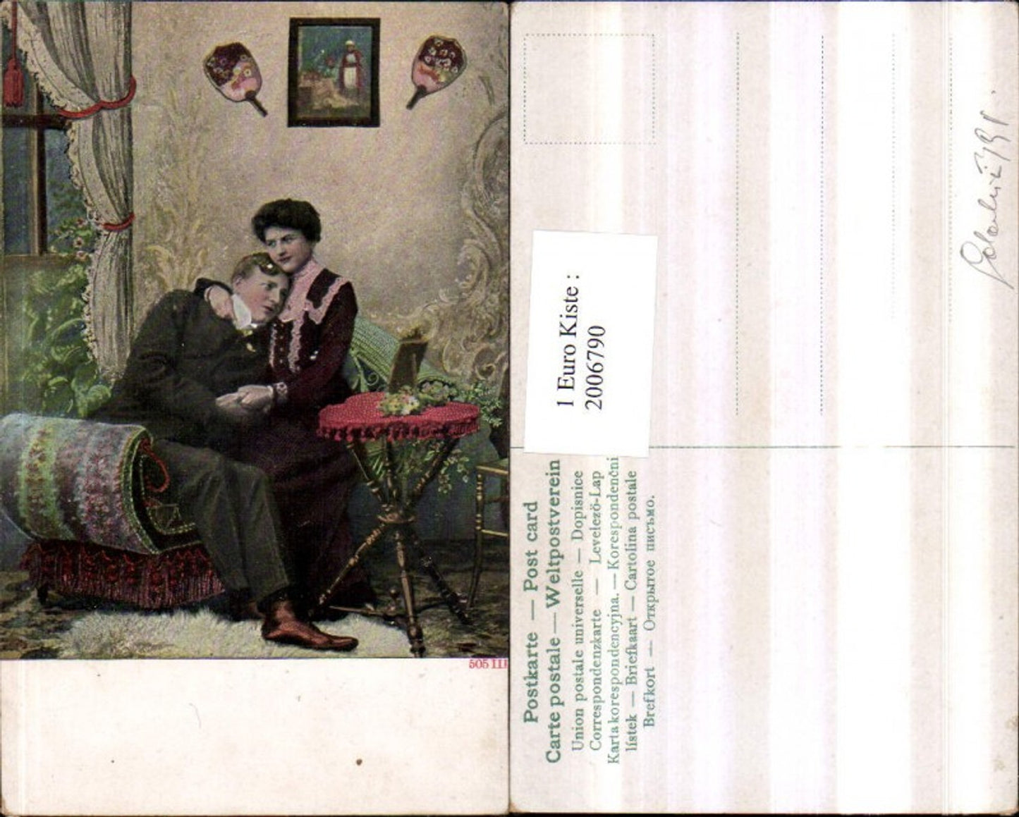 2006790,Frau m. Kleid tröstet Mann m. Anzug Couch Tischchen Bilder Fellteppich Vorhang