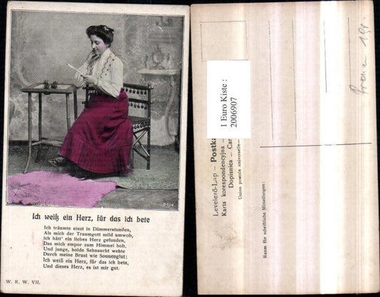 2006907,Ich weiß ein Herz für das ich bete Spruch Text Frau m. Bluse Rock Zettel Stuhl Tischchen
