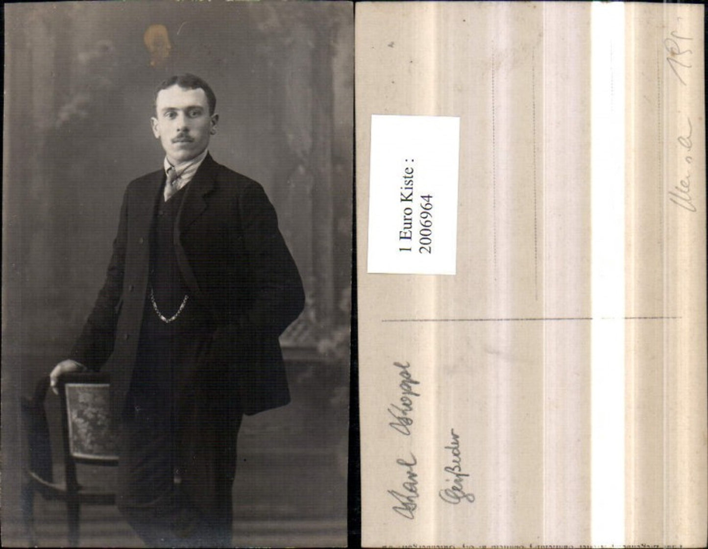 2006964,Foto AK Karl Koppl Geißeder Mann m. Bart Anzug Krawatte Stuhl Sessel