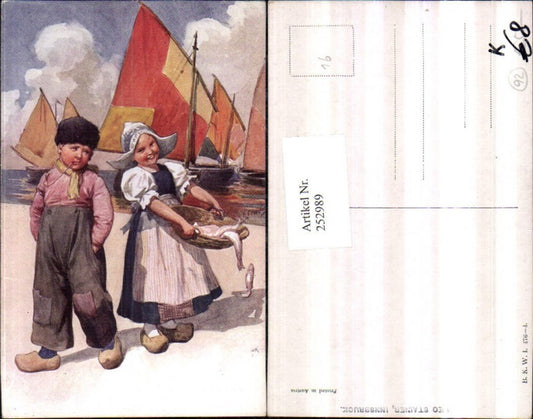 252989,Künstler AK Karl Feiertag Holländische Tracht Kinder Fische Pfeife Pantoffeln Segelboote pub Brüder Kohn B.K.W