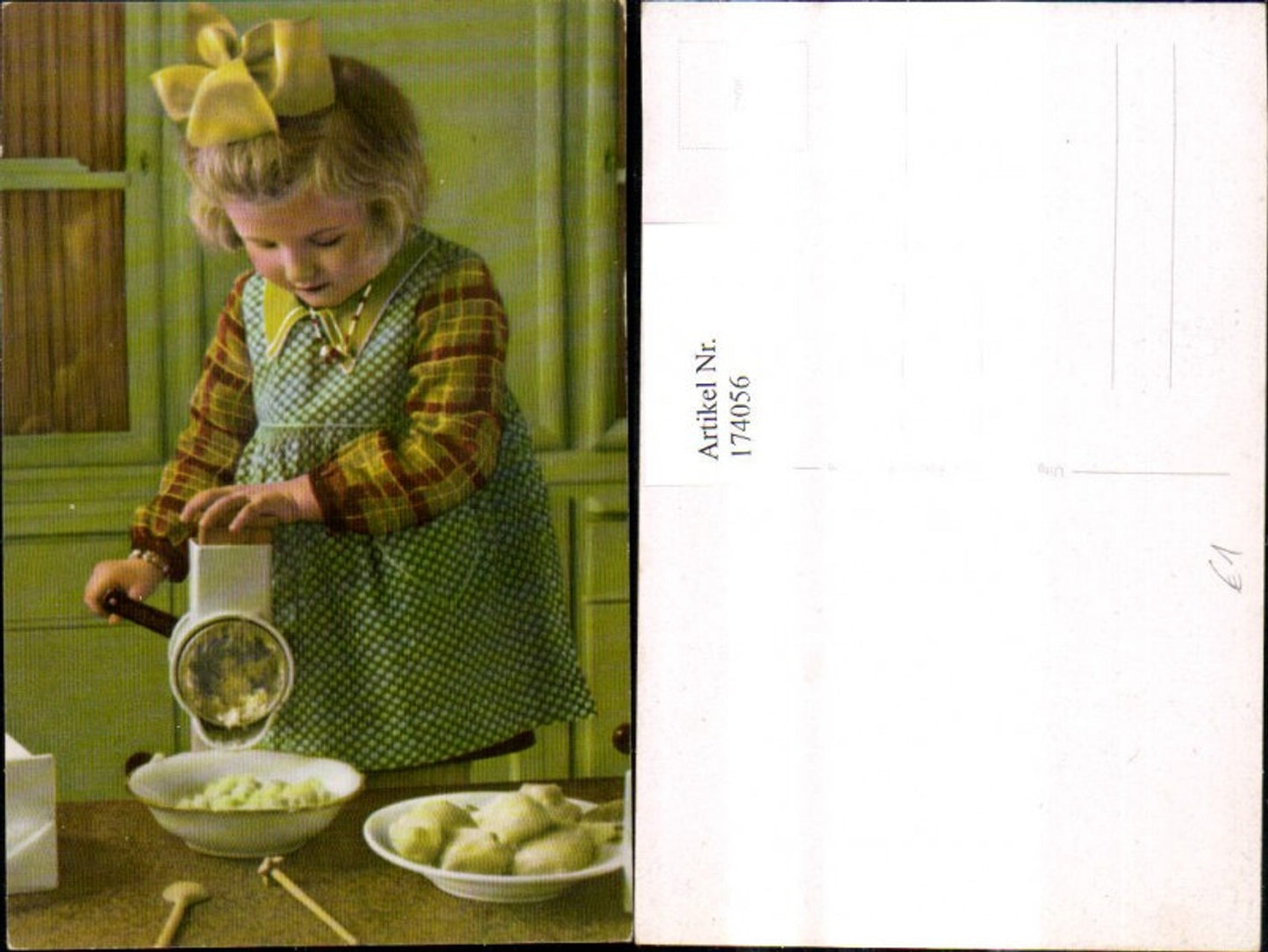 174056,Kinder Blondes Mädchen m. Haarschleife m. Fleischwolf