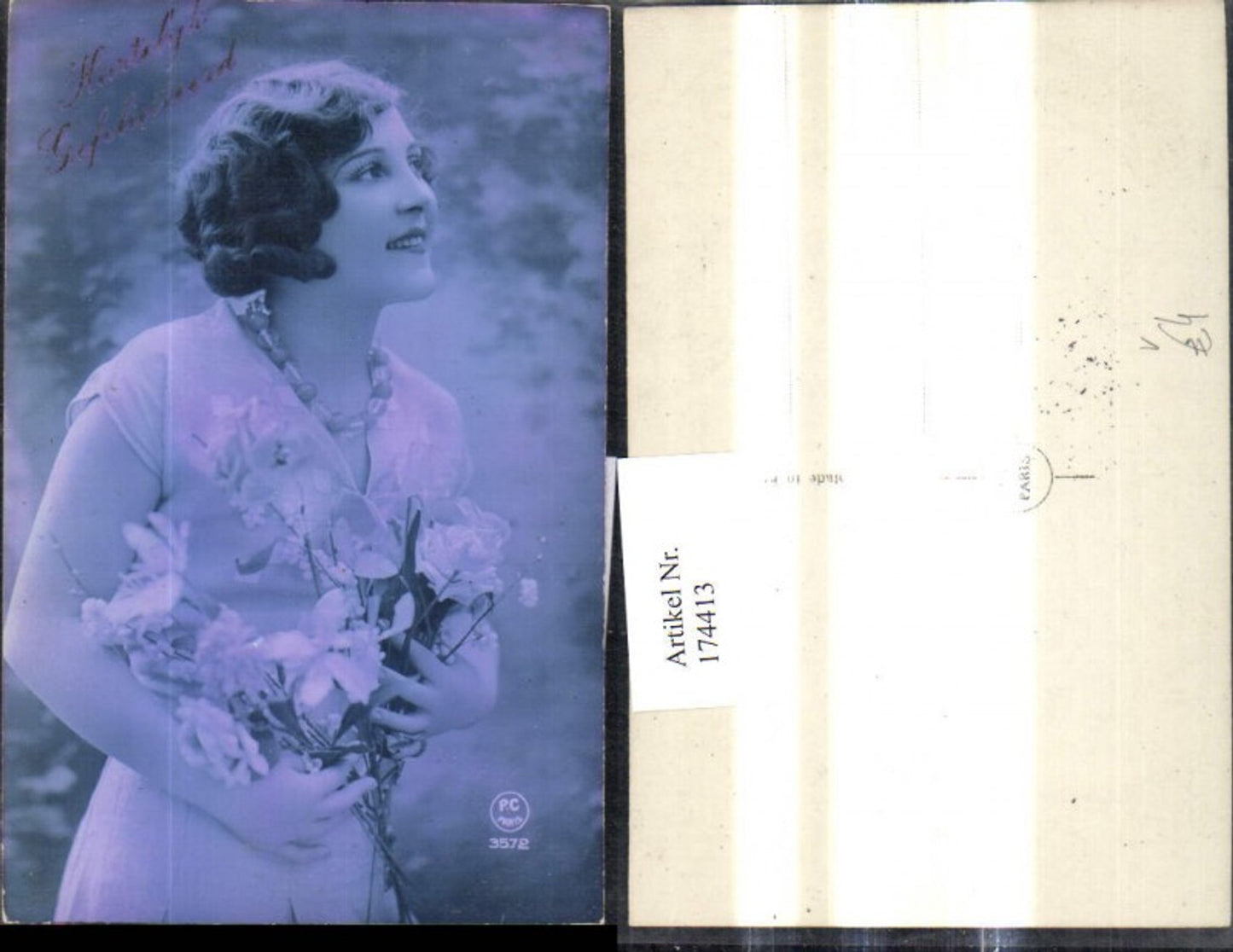 174413,Foto Ak Frau Halskette Schmuck Blumen Strauß pub P.C Paris 3572