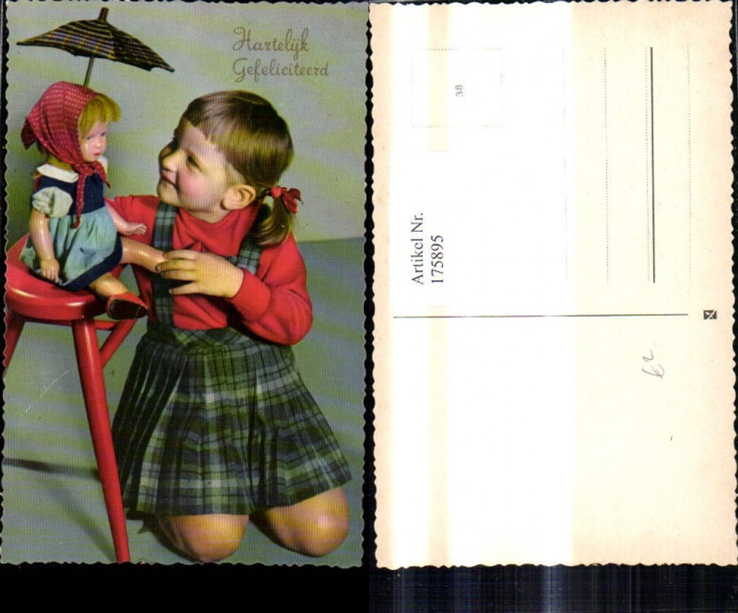 175895,Kind Mädchen m. Puppe Schirm b. Hocker Hartelijk Gefeliciteerd