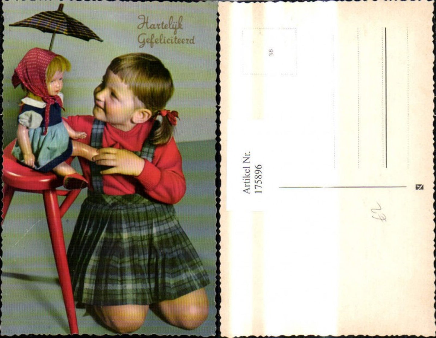 175896,Kind Mädchen m. Puppe Schirm b. Hocker Hartelijk Gefeliciteerd