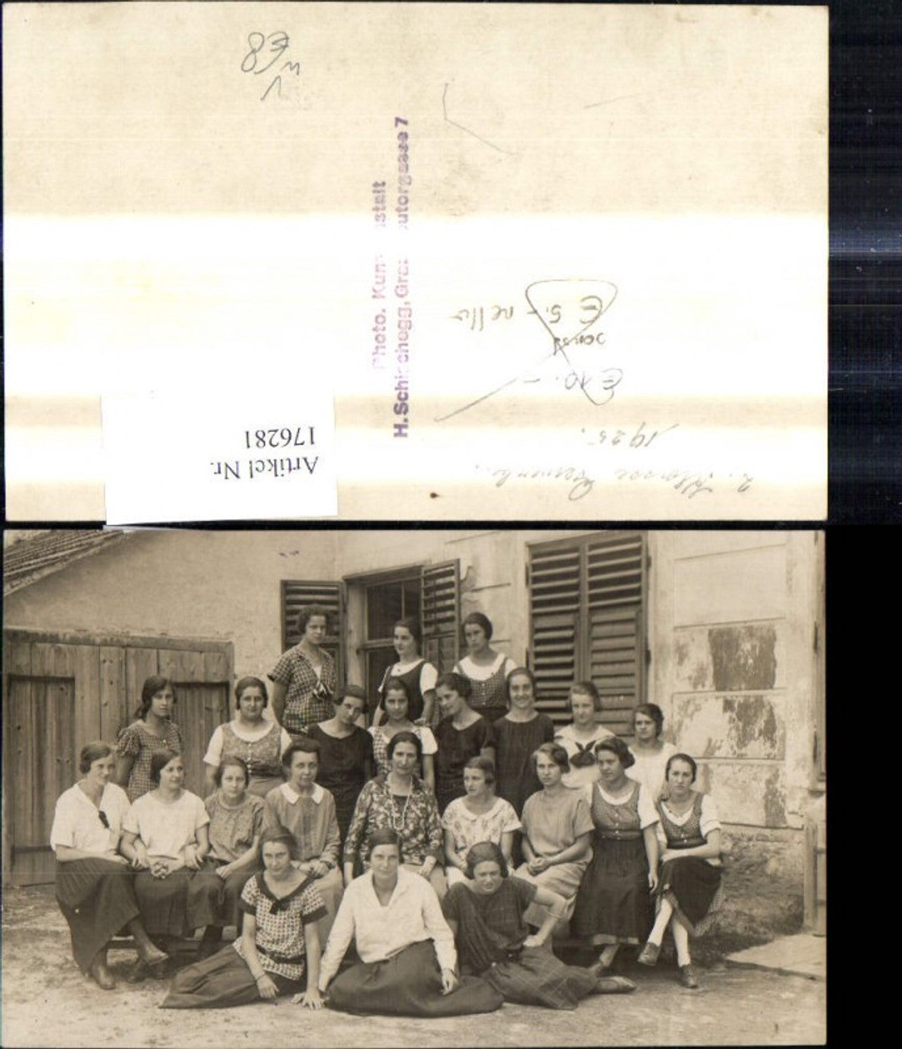 176281,Foto Ak Kinder Klassenfoto Schule Junge Frauen Berufsschule Gewerbe pub H. Schischegg Graz