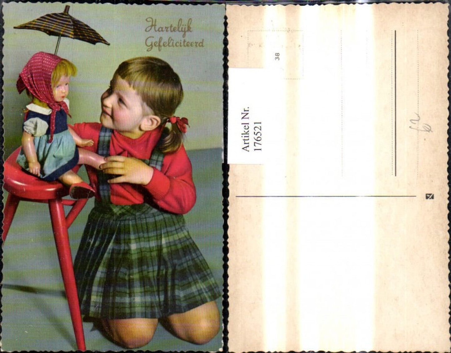 176521,Kind Mädchen m. Puppe Schirm b. Hocker Hartelijk Gefeliciteerd