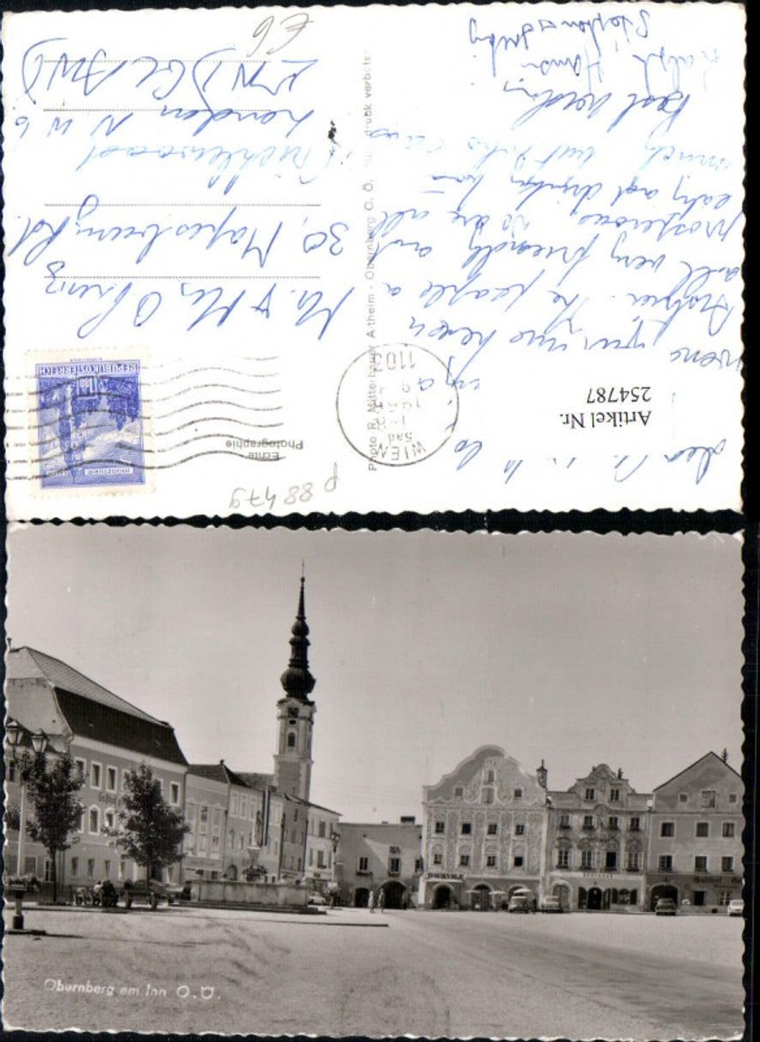 254787,Obernberg am Inn Hauptplatz Straßenansicht Brunnen Kirche Gasthof Apotheke