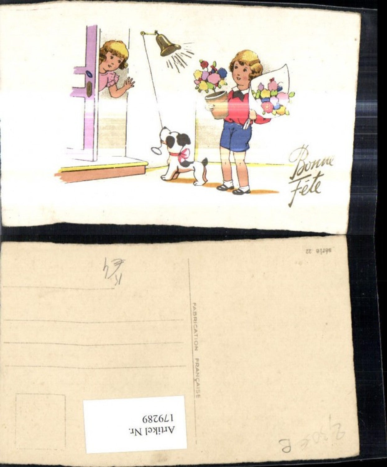 179289,Künstler Ak Bub m. Blumen b. Tür Mädchen Hund läutet Glocke Bonne Fete