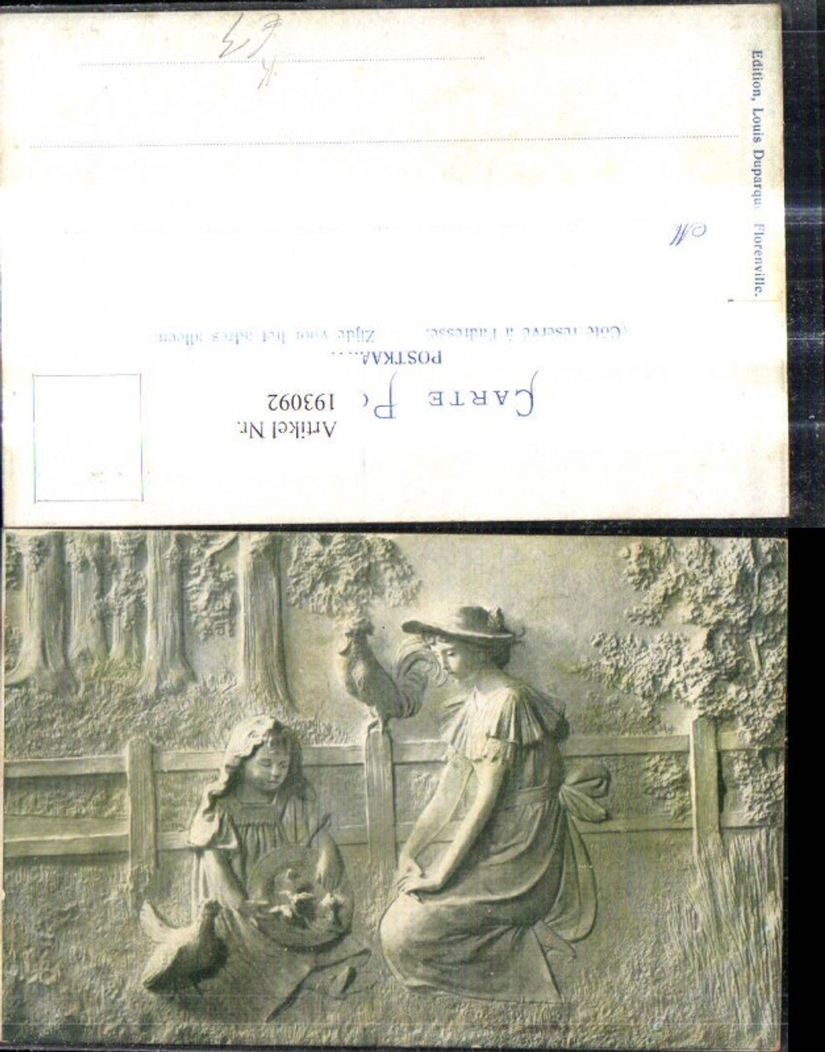 193092,Künstler Ak Relief Frau m. Mädchen Hühner Hahn Holzzaun