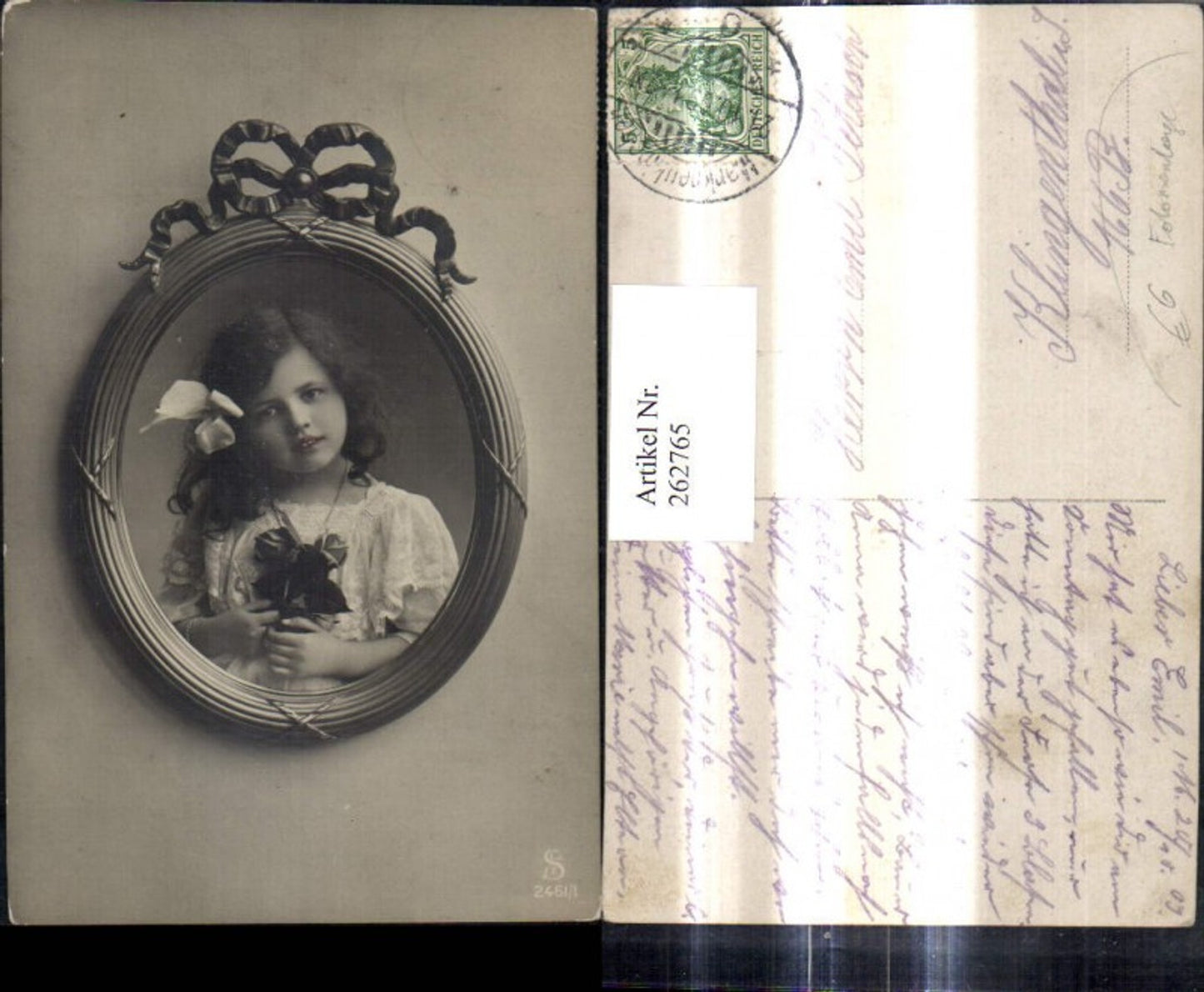 262765,Fotomontage Kind Mädchen Haarschleife Rosen Blumen i. Rahmen Passepartout