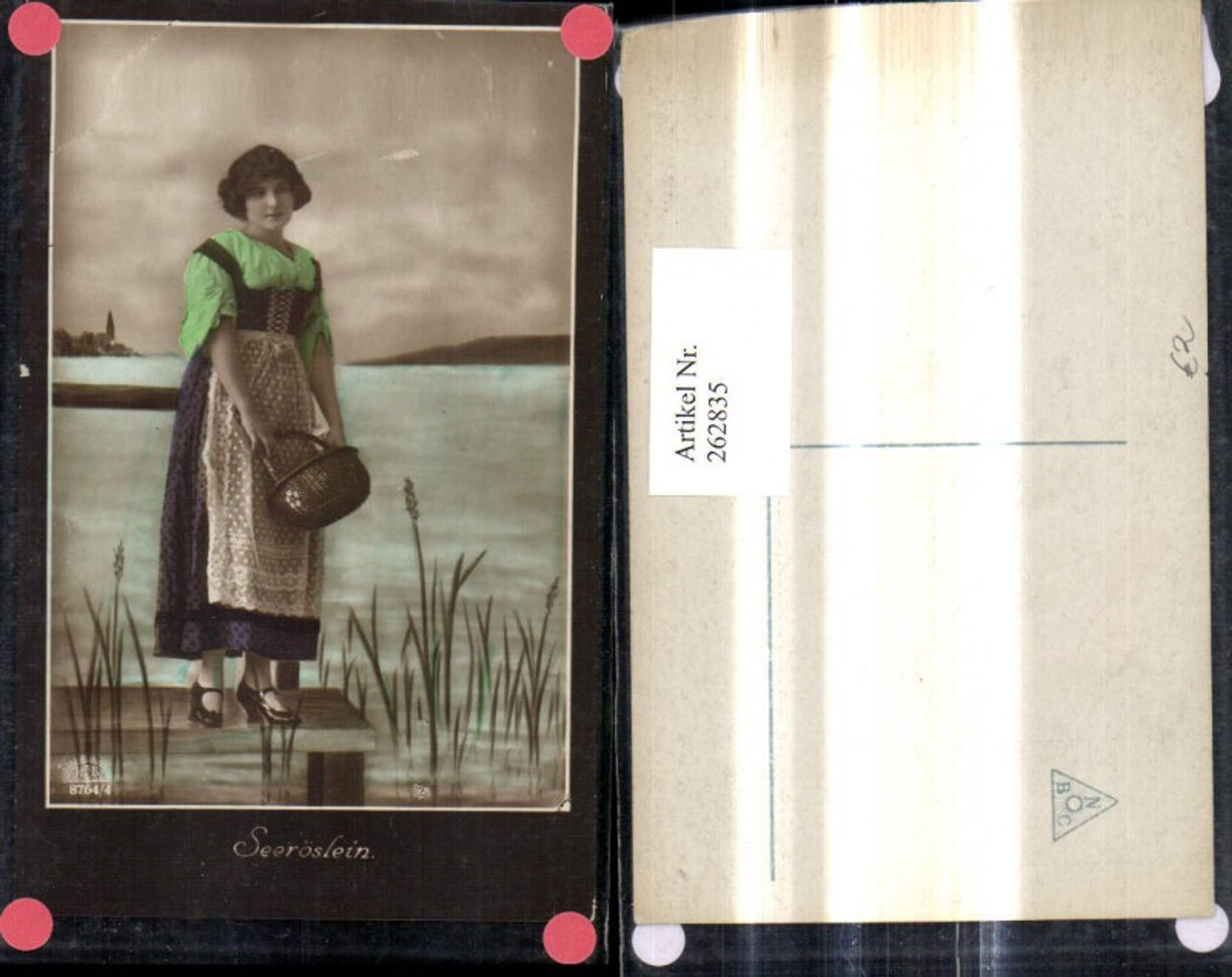 262835,Fotomontage Frau Tracht Dirndl Korb a. Steg See Passepartout Seeröslein