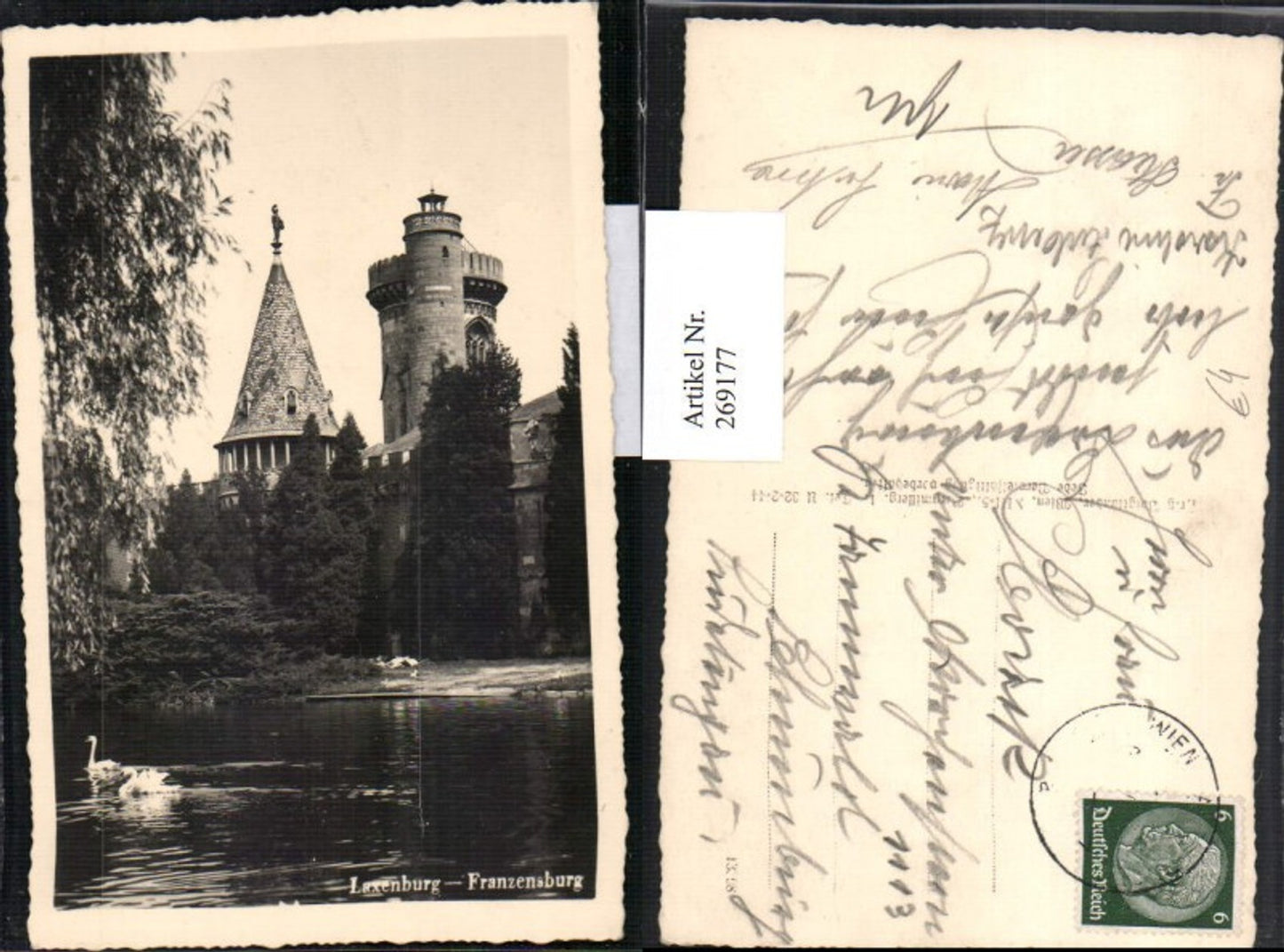 269177,Schloss Laxenburg Franzensburg Teich Schwäne Schlossteich