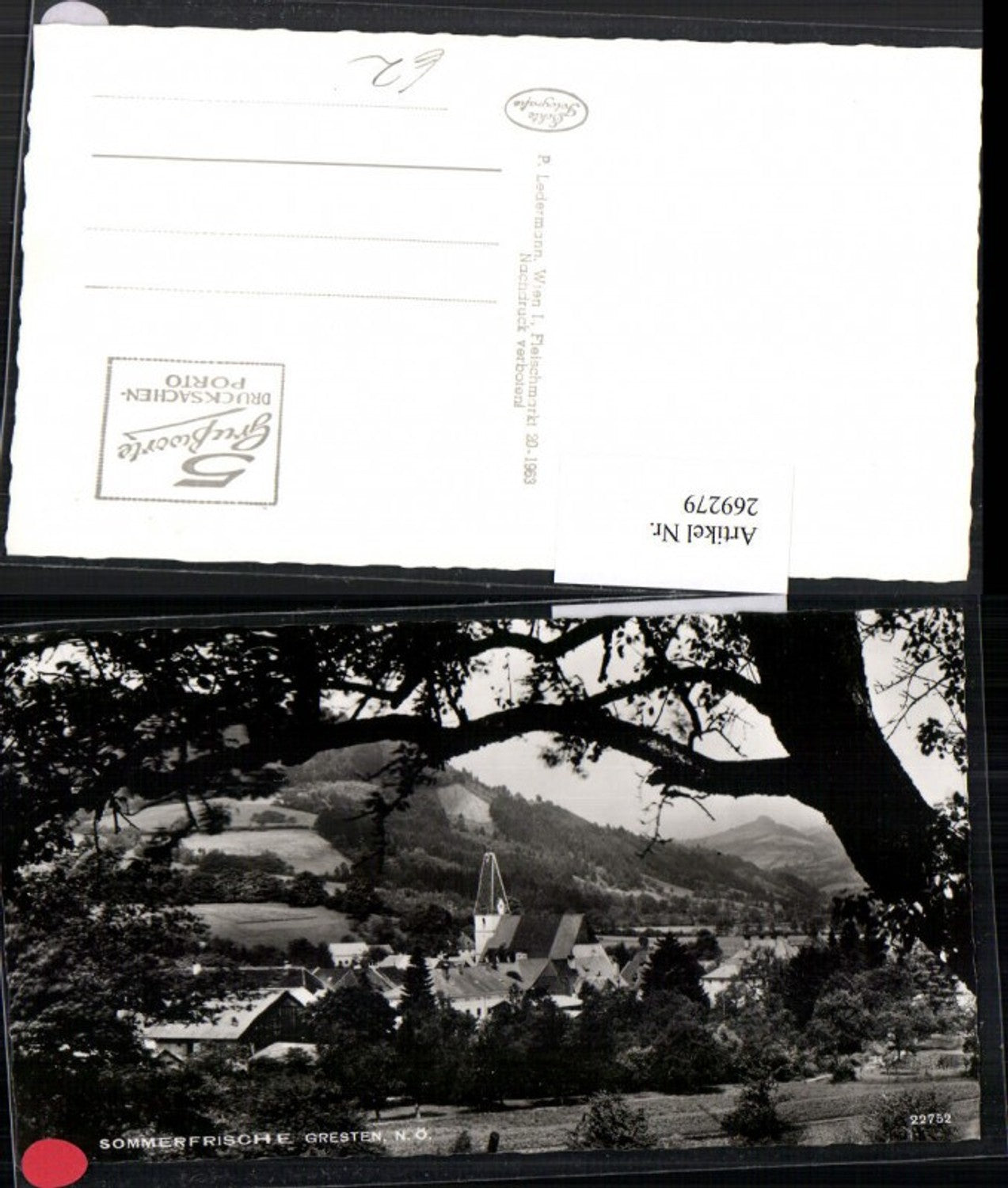 269279,Gresten Teilansicht Kirche Bergkulisse