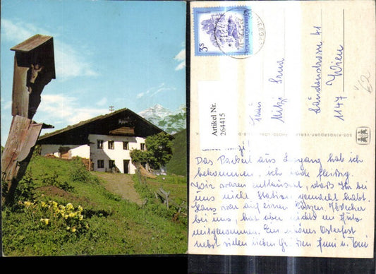 264415,SOS Kinderdorf Bauernhof Wegkreuz Bergkulisse