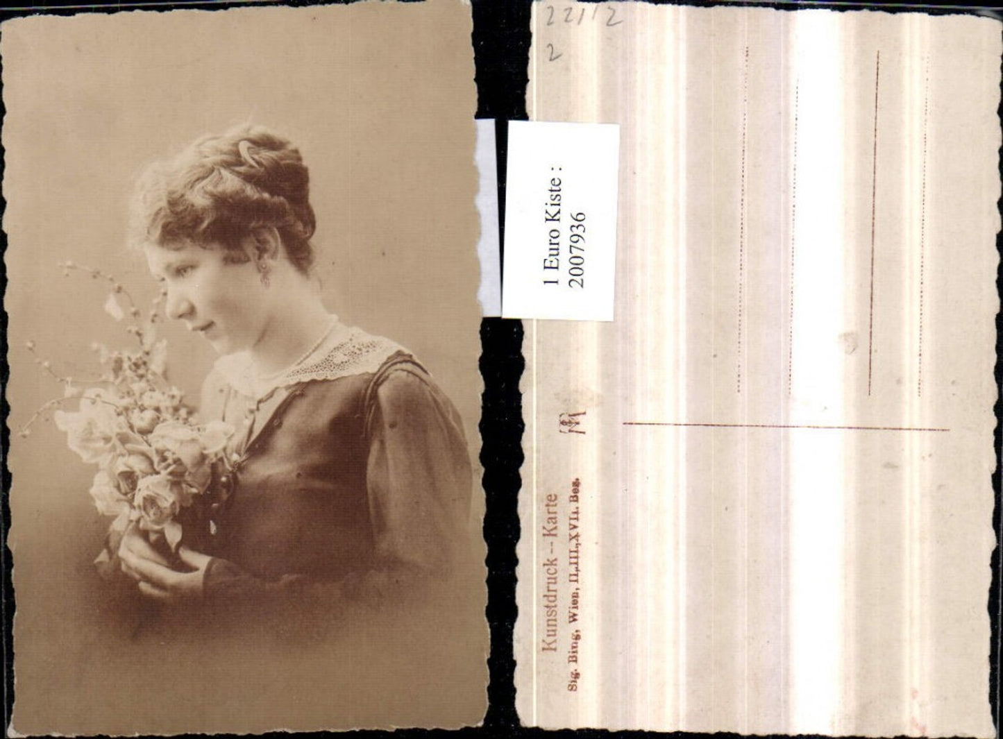 2007936,Frau m. Ohrring Blumenstrauß Rosen Portrait