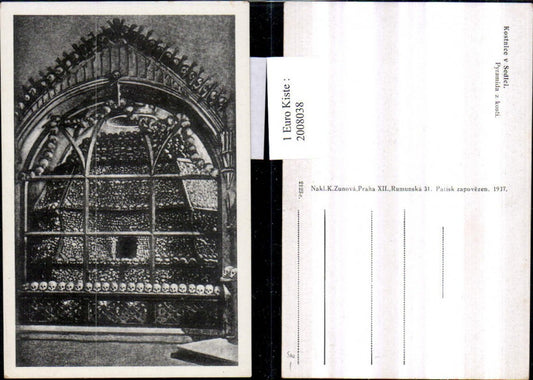 2008038,Kostnice v Sedlci Pyramida z kosti Totenköpfe Tod