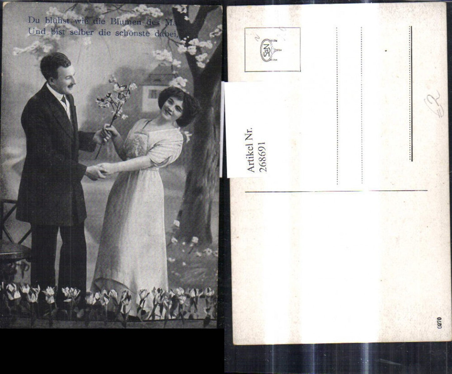 268691,Foto Ak Mann i. Anzug Händchenhalten m. Frau Blume Spruch