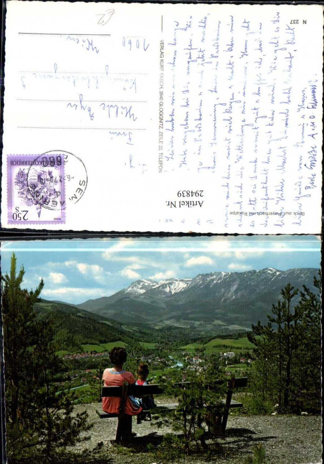 294839,Blick auf Payerbach Totale Frau m. Kind Bank Aussicht Bergkulisse
