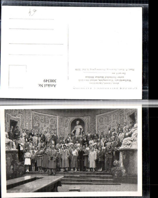 300349,Schloss Hellbrunn b. Salzburg Wasserspiele Personen Gruppenbild