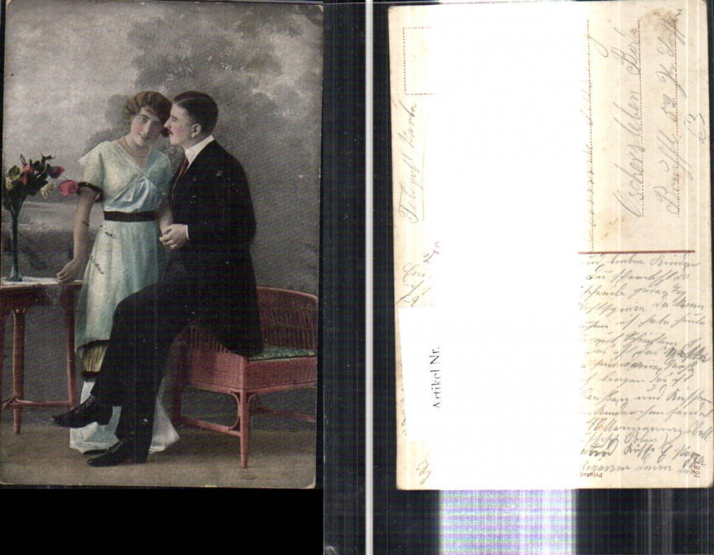 302960,Liebe Paar Händchenhalten Verliebter Blick Tisch m. Rosenvase