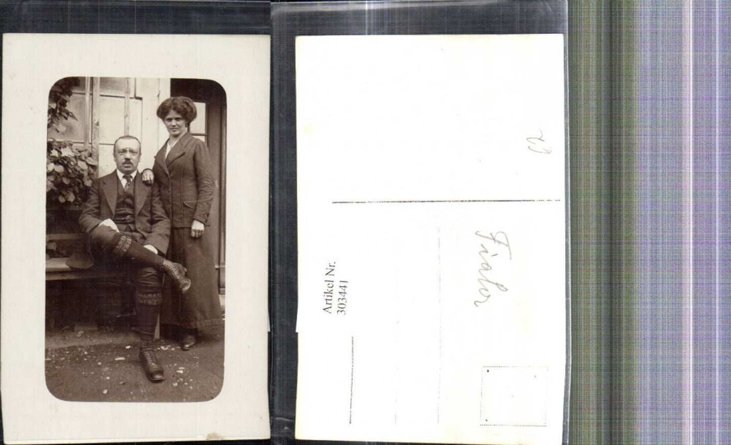 303441,Foto Ak Frau m. Mann v. Haus Passepartout