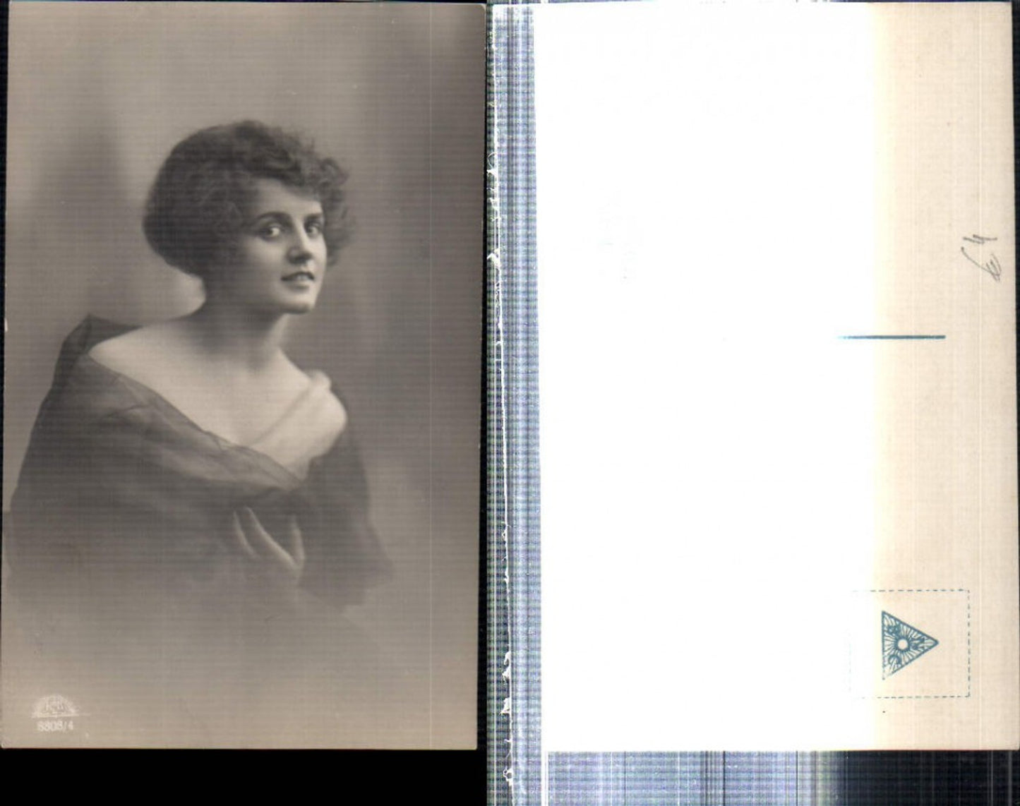 309216,Foto AK Frau Portrait Tuch Stola