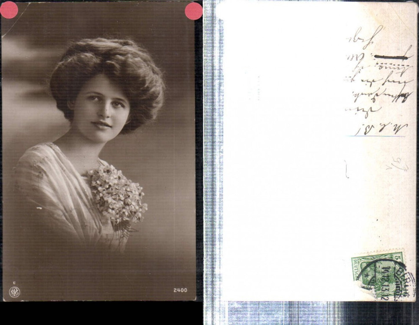 309218,Foto AK Frau m. Stola Blumen Portrait pub NPG 2400