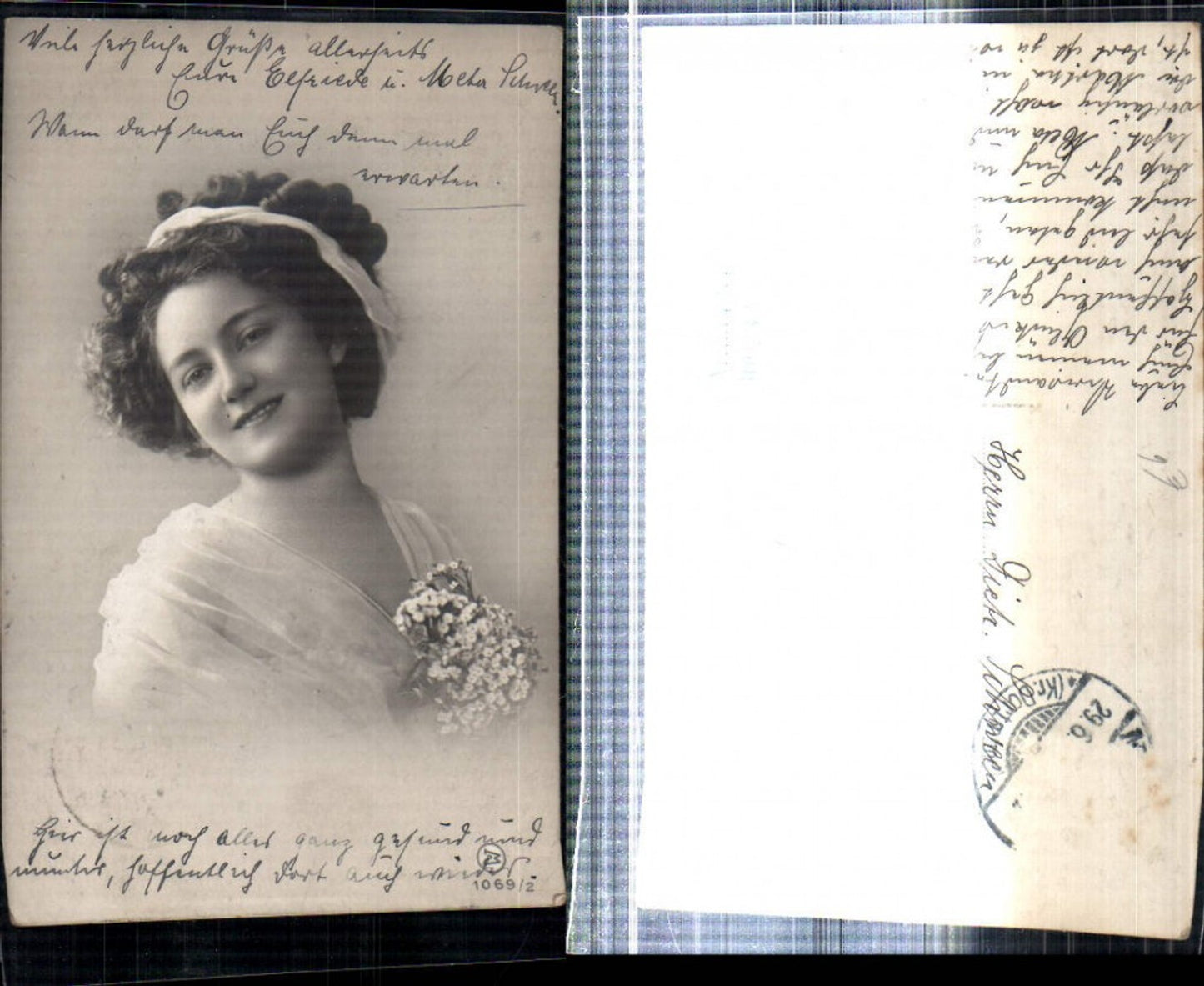 309237,Foto AK Frau m. Haarschleife Stola Portrait Blumen